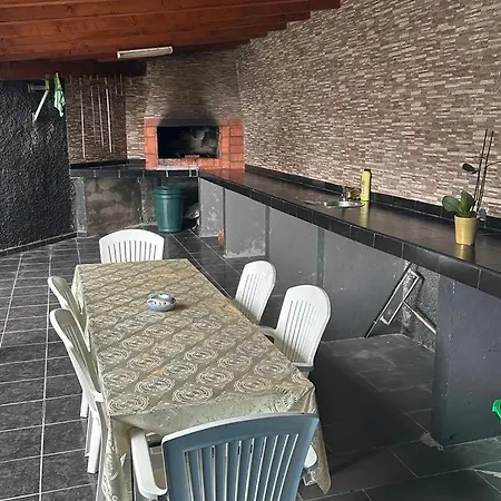 Sea View Andrade 3 Bedroom House Дом отдыха